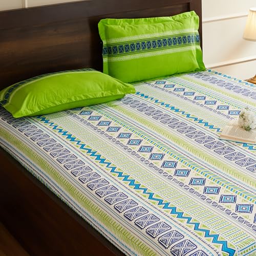Green Geometric Printed Queen Flat Bedsheet with 2 Pillow Covers