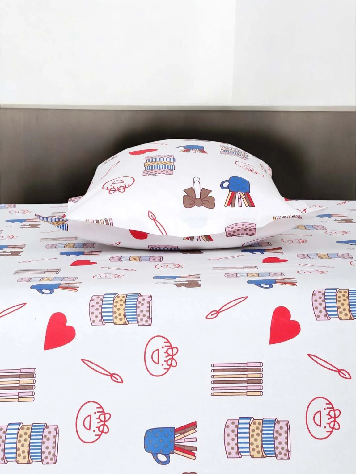 Doodle Blue Kids Cotton Bedsheet with Pillow Cover